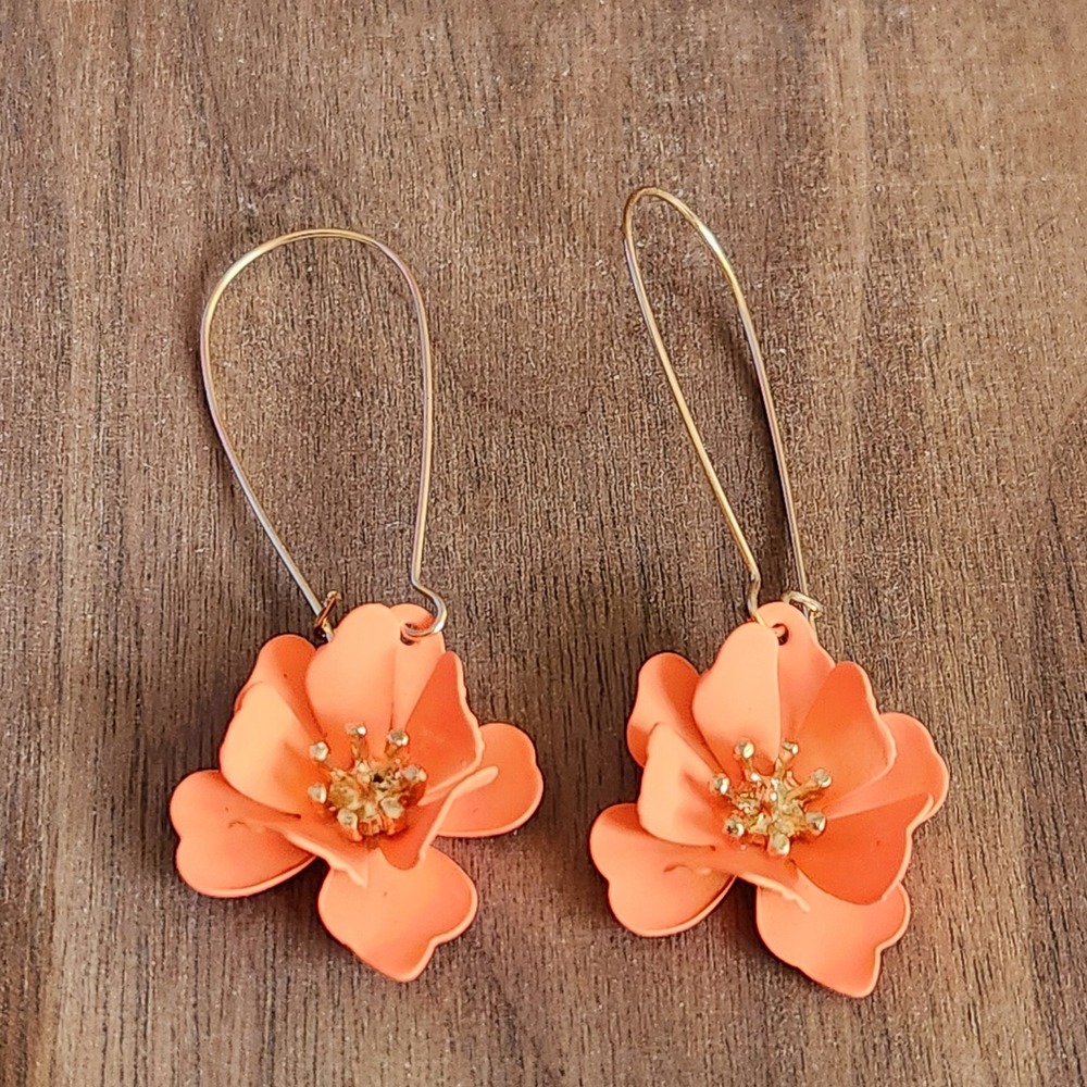 Orange Flower Drop Earrings Gold Tone Kidney Wire Matte Floral‎ Dangle Statement